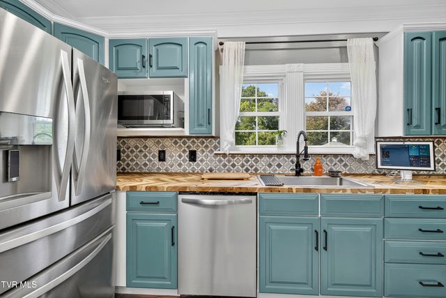 34542 Lee Highway, Glade Spring, VA 24340