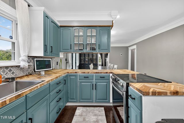 34542 Lee Highway, Glade Spring, VA 24340