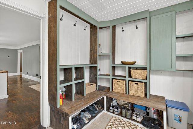 34542 Lee Highway, Glade Spring, VA 24340