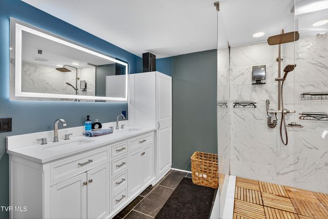 34542 Lee Highway, Glade Spring, VA 24340