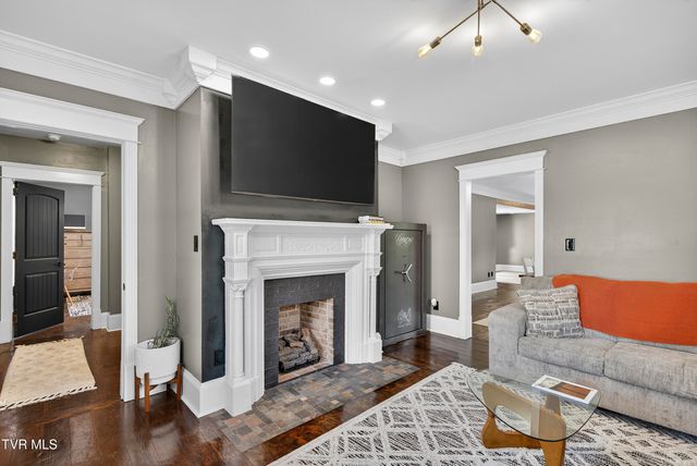 34542 Lee Highway, Glade Spring, VA 24340