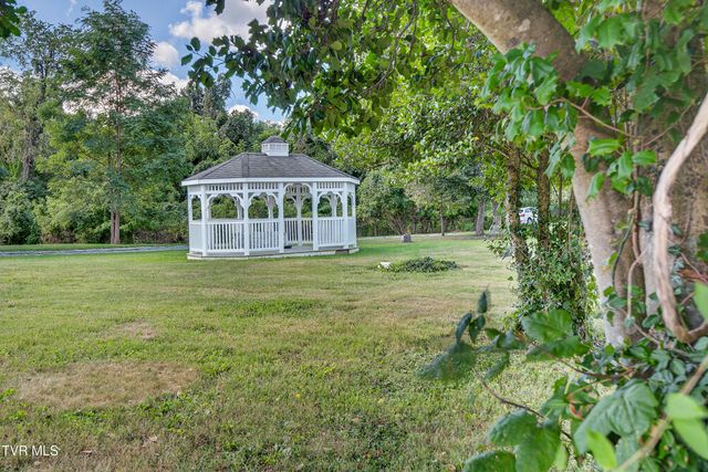 34542 Lee Highway, Glade Spring, VA 24340