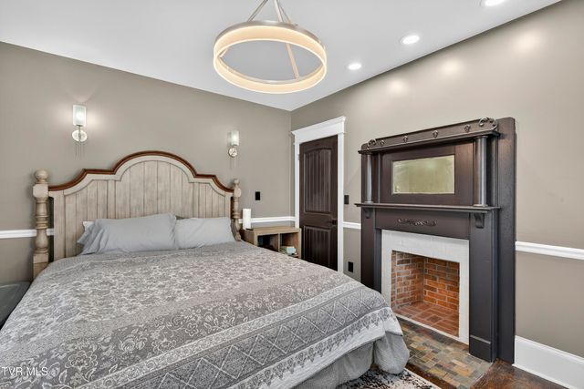 34542 Lee Highway, Glade Spring, VA 24340