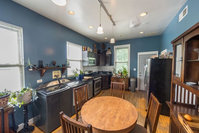 3008 N Clybourn Avenue, Chicago, IL 60618