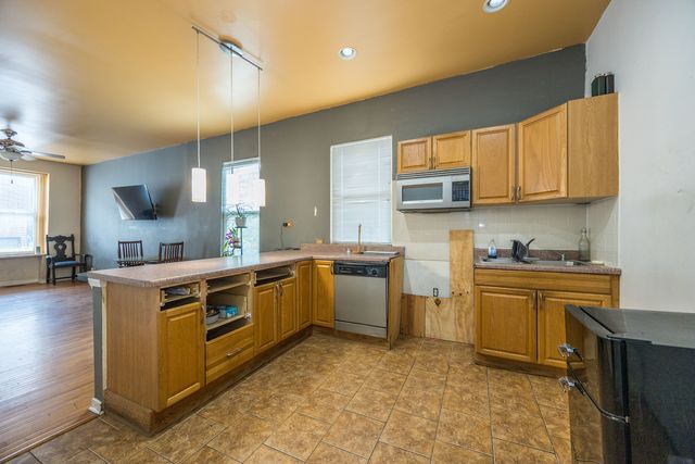 3008 N Clybourn Avenue, Chicago, IL 60618