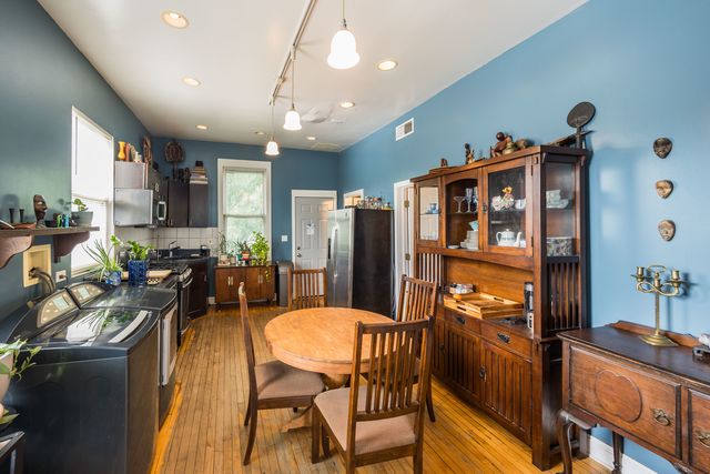 3008 N Clybourn Avenue, Chicago, IL 60618