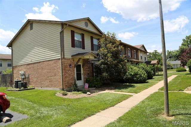 27 Park Charles Boulevard B, St Peters, MO 63376