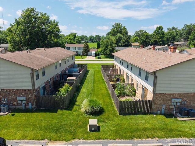 27 Park Charles Boulevard B, St Peters, MO 63376