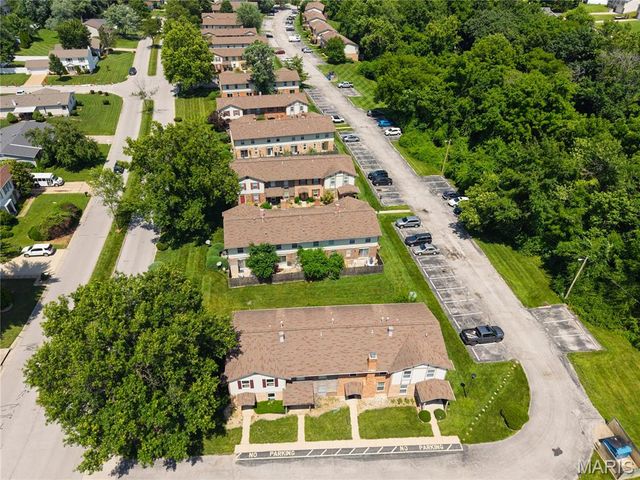 27 Park Charles Boulevard B, St Peters, MO 63376