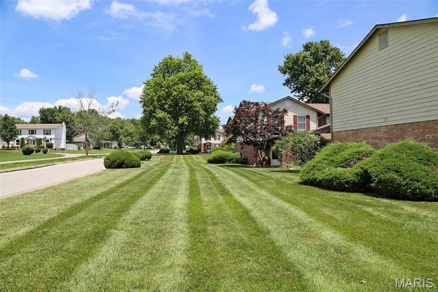 27 Park Charles Boulevard B, St Peters, MO 63376