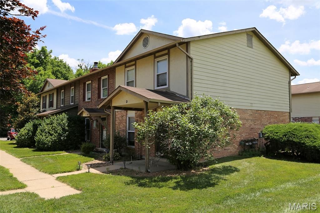 27 Park Charles Boulevard B, St Peters, MO 63376