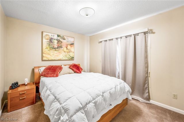 4593 Michigan Boulevard, Youngstown, OH 44505