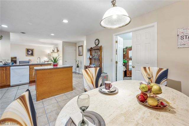 4593 Michigan Boulevard, Youngstown, OH 44505