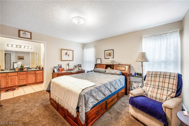 4593 Michigan Boulevard, Youngstown, OH 44505