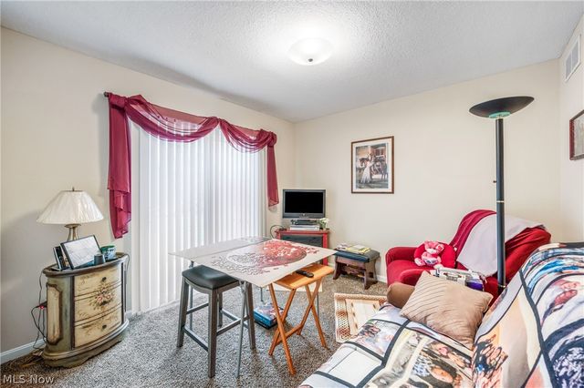 4593 Michigan Boulevard, Youngstown, OH 44505