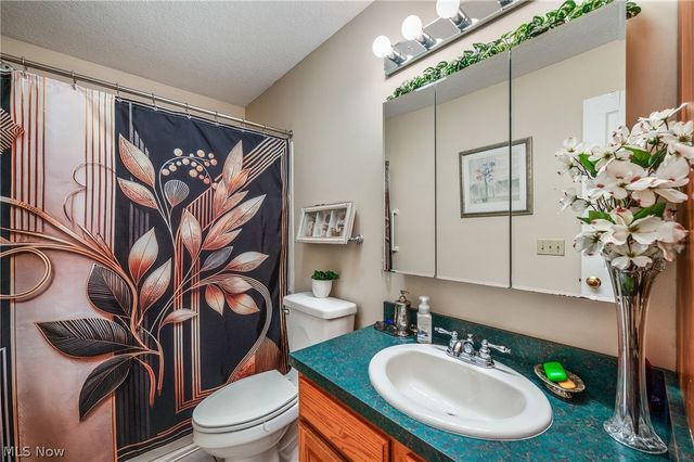 4593 Michigan Boulevard, Youngstown, OH 44505