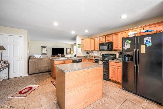 4593 Michigan Boulevard, Youngstown, OH 44505