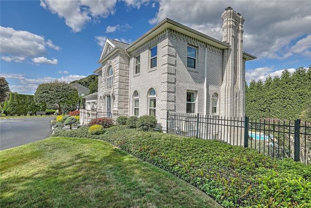 102 Cranberry Terrace, Cranston, RI 02921