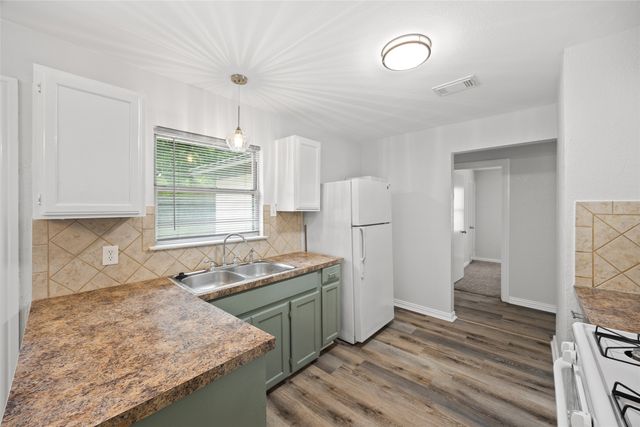 1605 Proctor Drive, Grand Prairie, TX 75051