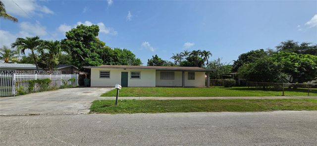 1331 NE 211th St, Miami, FL 33179