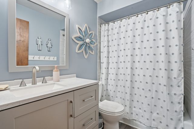 476 Gerry Street, Woodstock, IL 60098