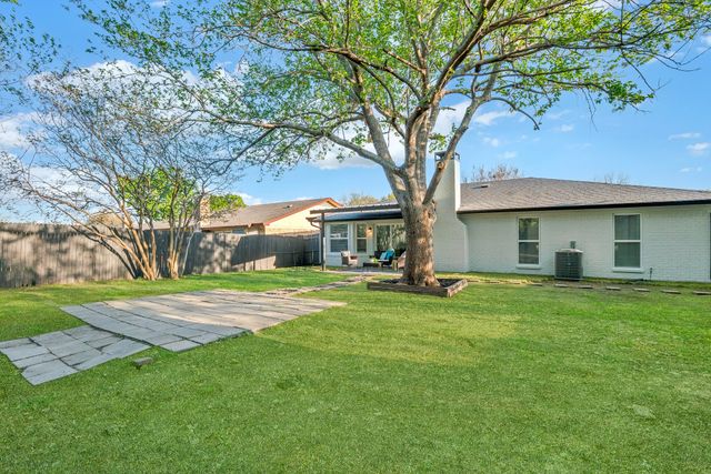 6529 Blue Grass Drive, Watauga, TX 76148