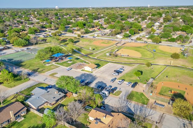 6529 Blue Grass Drive, Watauga, TX 76148