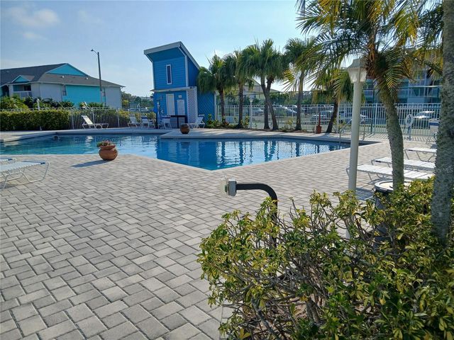 455 ALT 19 S 121, Palm Harbor, FL 34683