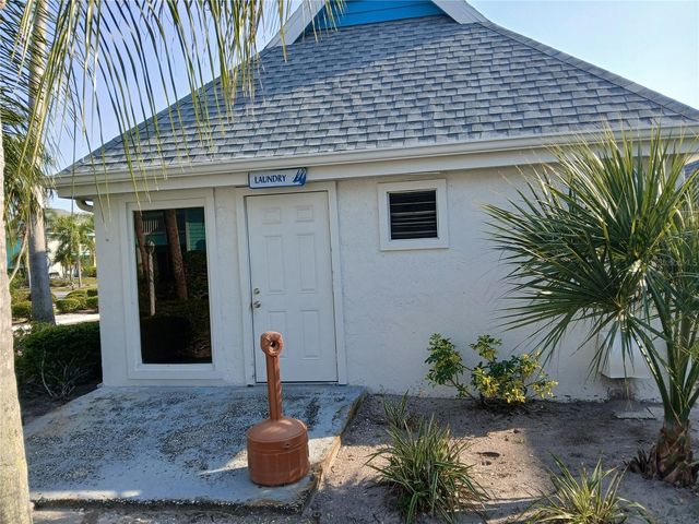 455 ALT 19 S 121, Palm Harbor, FL 34683