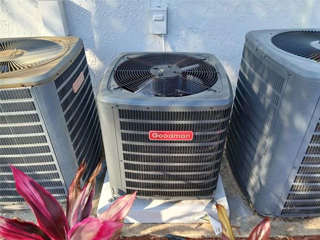 455 ALT 19 S 121, Palm Harbor, FL 34683