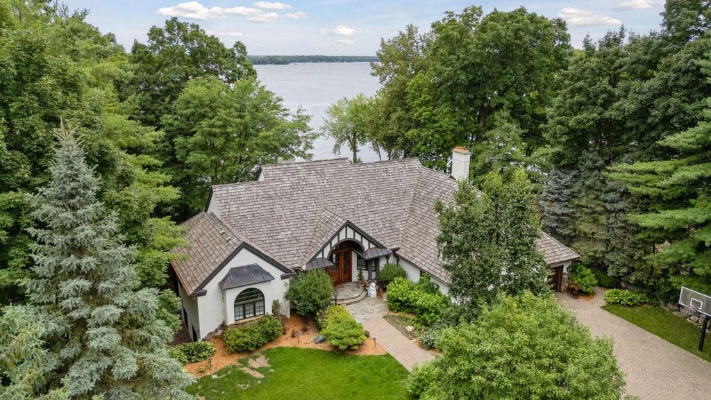 6425 Virginia Drive, Excelsior, MN 55331