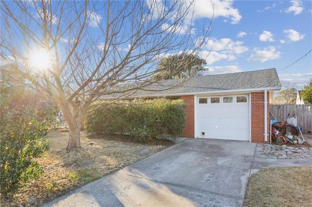 9601 Marlina CT, Norfolk, VA 23503