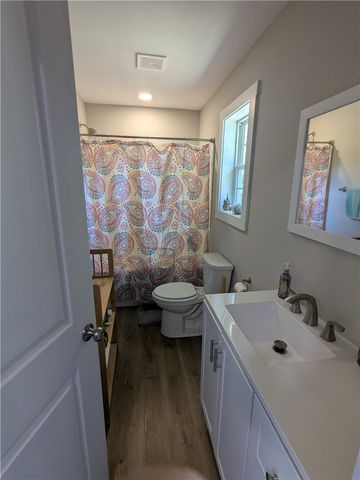901 E South 1st Street, Seneca, SC 29678