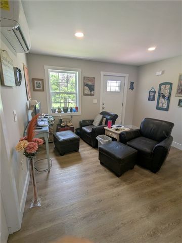 901 E South 1st Street, Seneca, SC 29678
