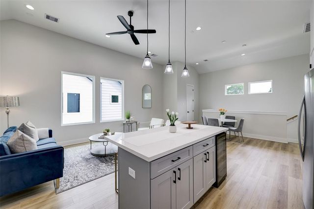 846 Elkhart Street B, Houston, TX 77091