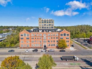 6533 E Jefferson Avenue, Detroit, MI 48207