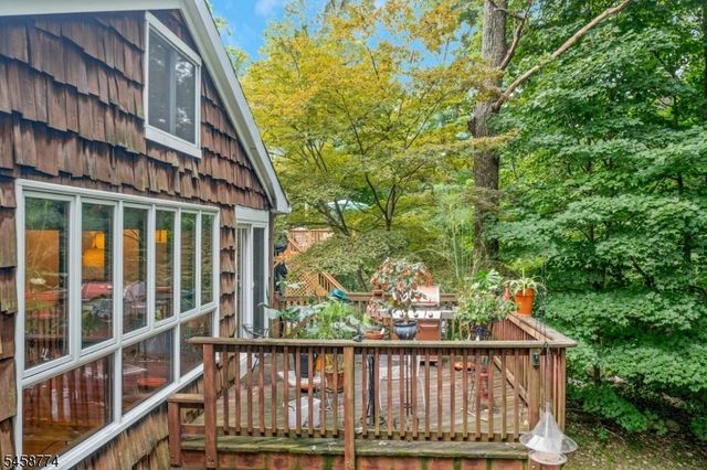 15 Hillside Rd, Ringwood Boro, NJ 07456