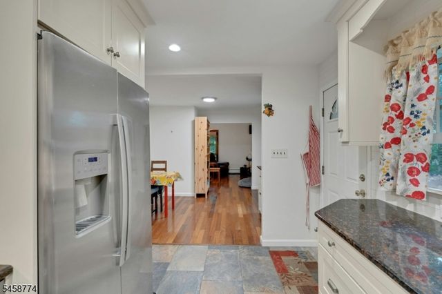 15 Hillside Rd, Ringwood Boro, NJ 07456