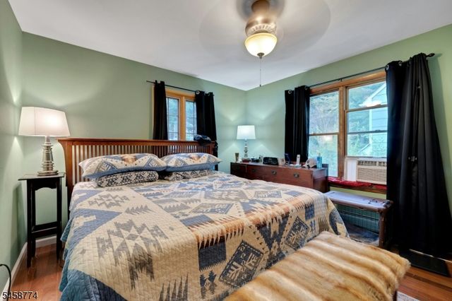 15 Hillside Rd, Ringwood Boro, NJ 07456