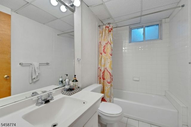 15 Hillside Rd, Ringwood Boro, NJ 07456