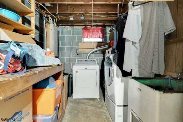 15 Hillside Rd, Ringwood Boro, NJ 07456