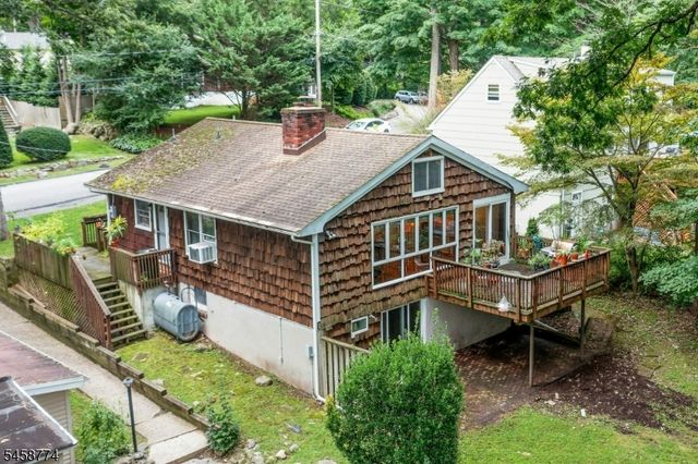 15 Hillside Rd, Ringwood Boro, NJ 07456