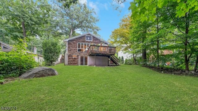 15 Hillside Rd, Ringwood Boro, NJ 07456