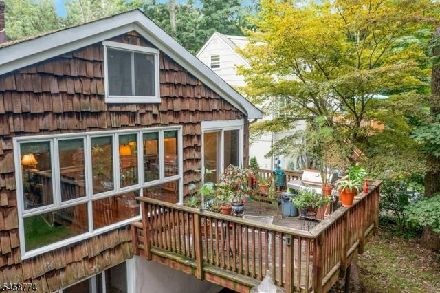 15 Hillside Rd, Ringwood Boro, NJ 07456