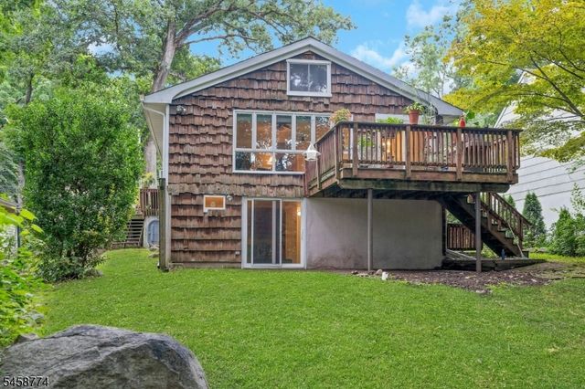 15 Hillside Rd, Ringwood Boro, NJ 07456