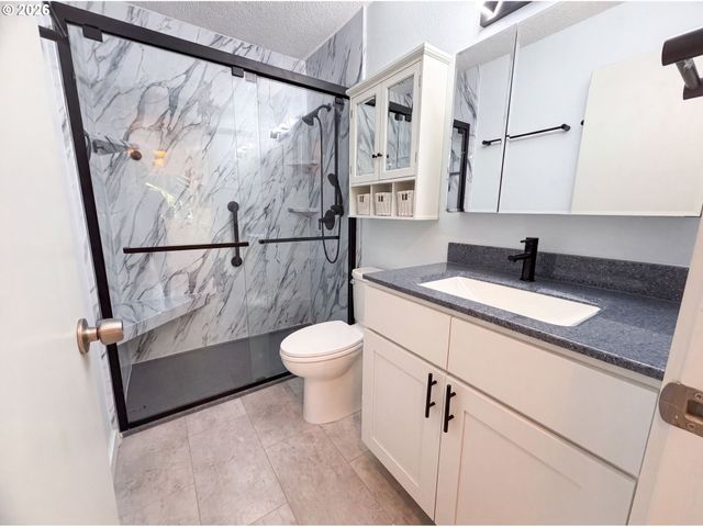 1300 Ne 68TH Ave 15, Portland, OR 97213