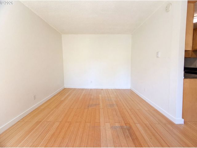 1300 Ne 68TH Ave 15, Portland, OR 97213