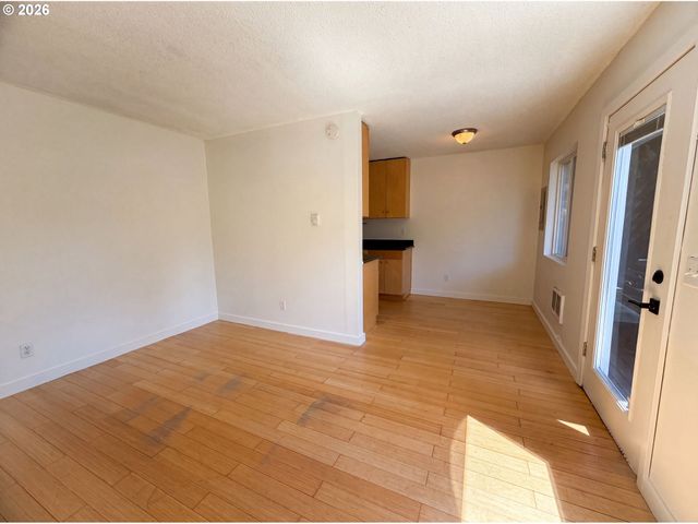 1300 Ne 68TH Ave 15, Portland, OR 97213
