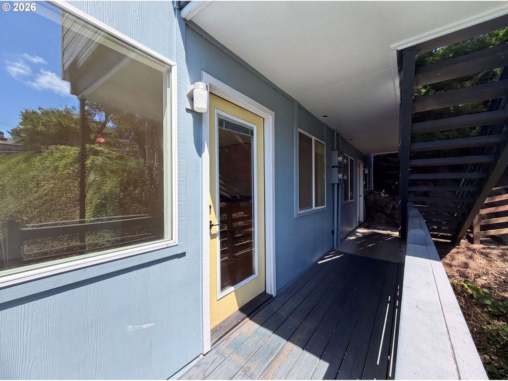 1300 Ne 68TH Ave 15, Portland, OR 97213