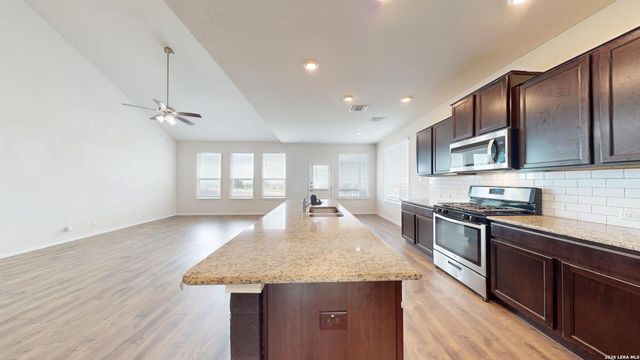 116 Country, Cibolo, TX 78108